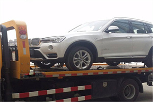 云溪区拖车24小时服务电话