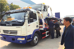 云溪区汽车道路救援拖车价格